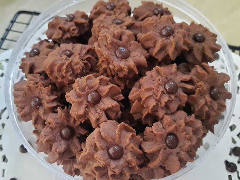 Kue Semprit Coklat Klasik